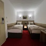 招待所 Nacional Free Parking 4*