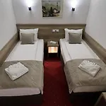 Nacional Free Parking 4*