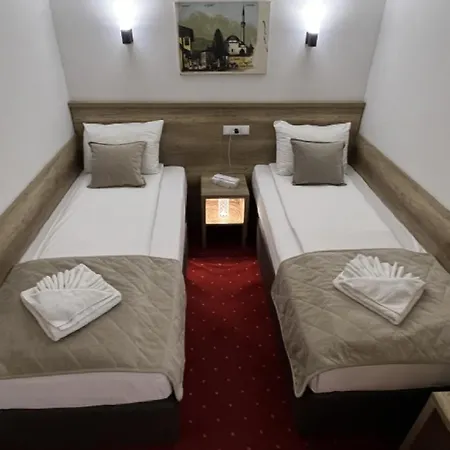 Nacional Free Parking 4*