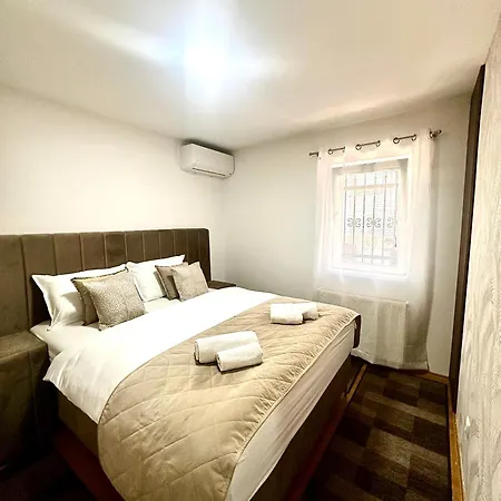 Nacional Free Parking 4*